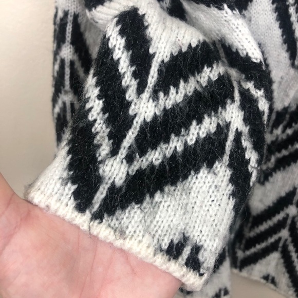 JOA Los Angeles Chevron Striped Snap Front Sweater - Picture 9 of 11